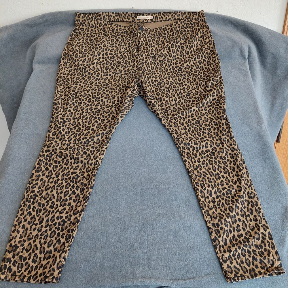 Levi’s 720 High Rise Super Skinny Jeans Leopard Print Plus Size 24W